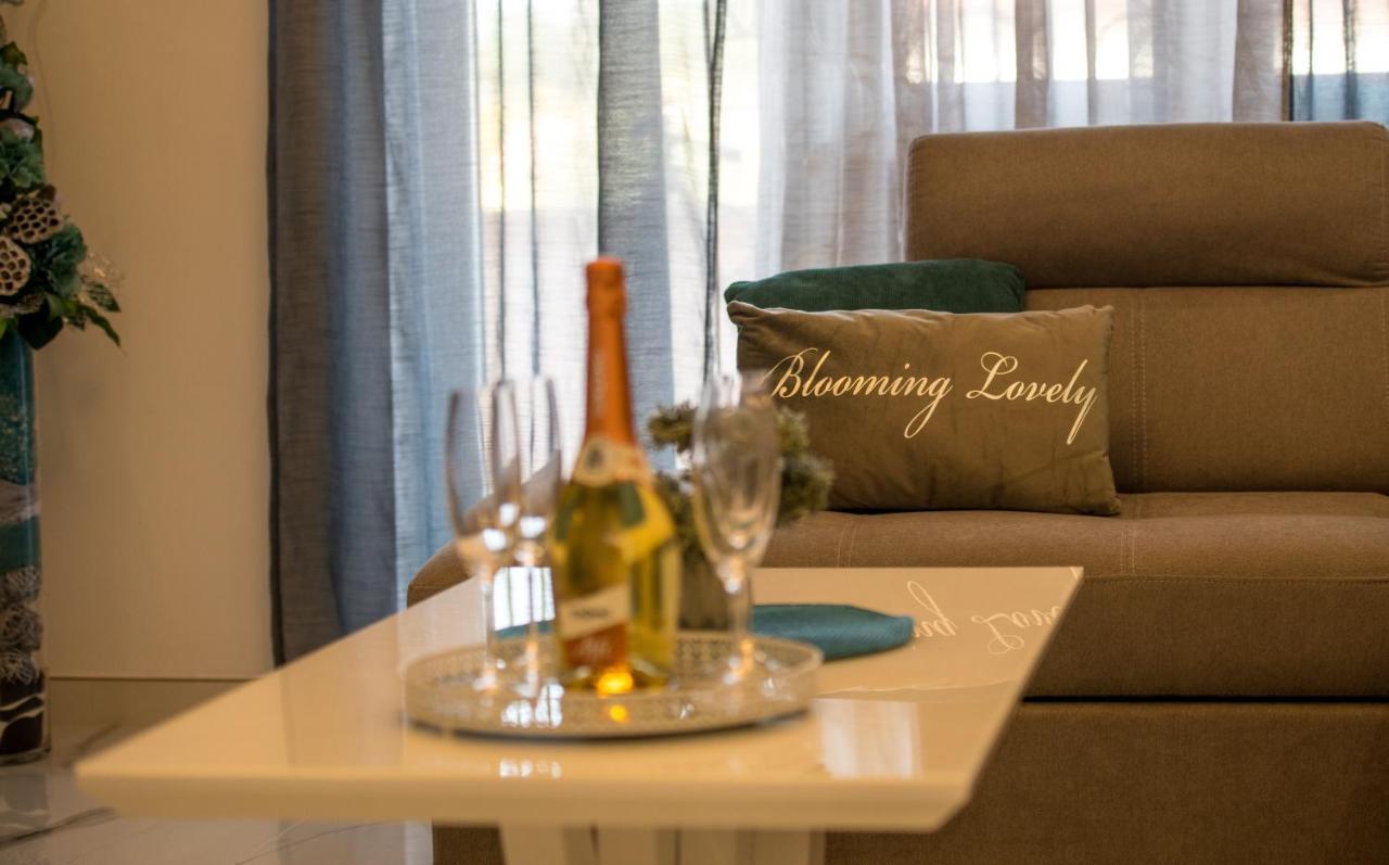 Apartman Luxury Lure Кърк Екстериор снимка