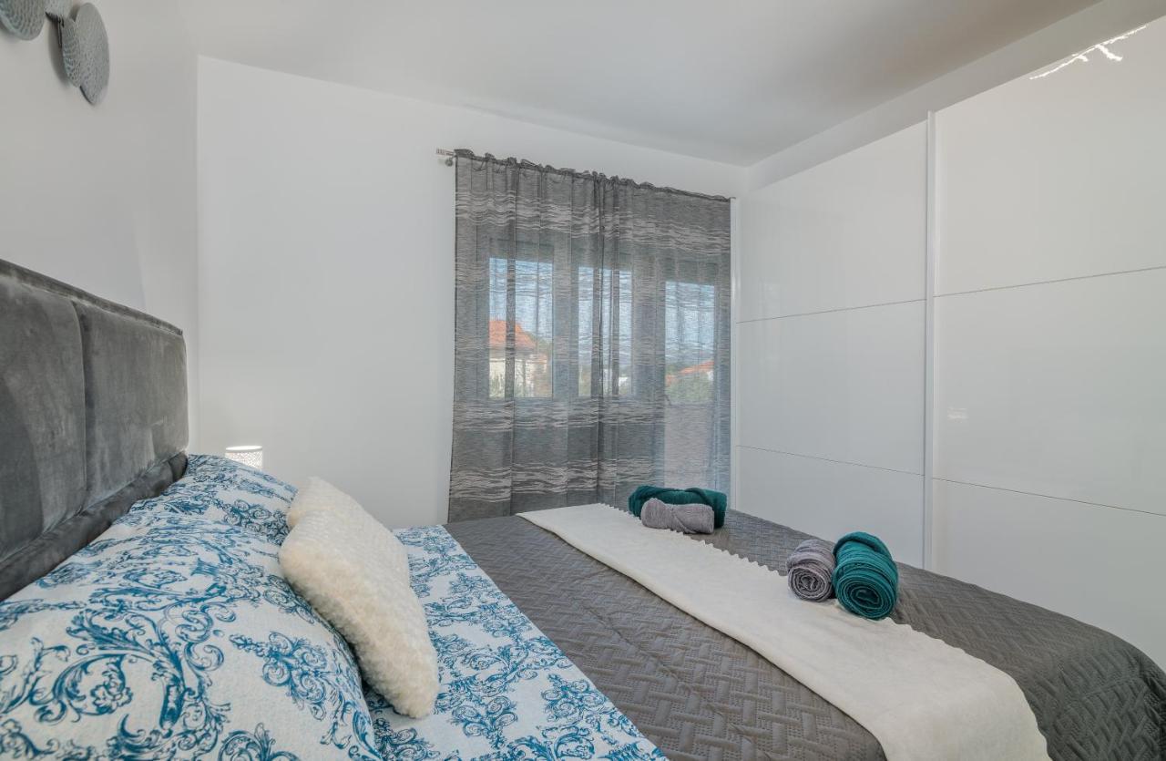 Apartman Luxury Lure Кърк Екстериор снимка